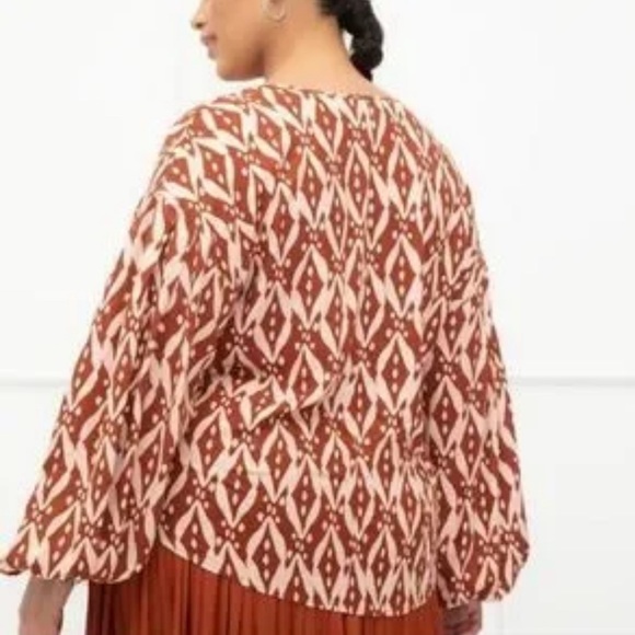 Patterned Top - Picture 4 of 4